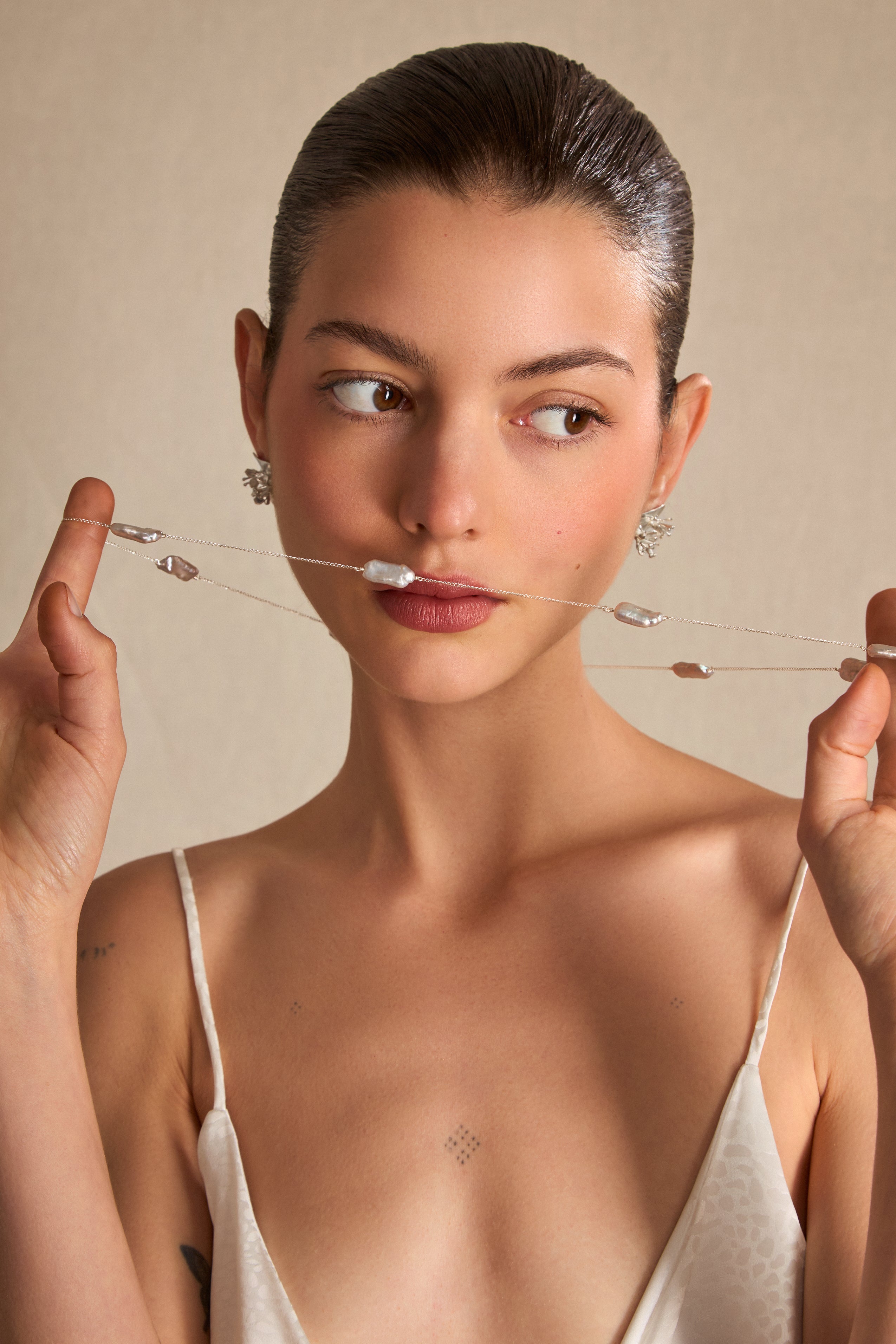 Straight Biwa Long Pearls