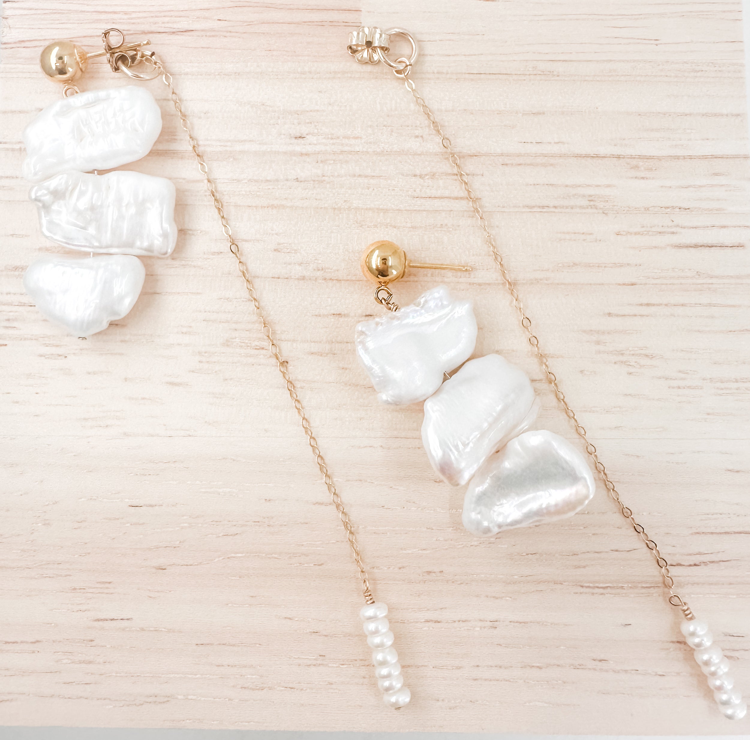 Pendientes Savvy de perla Biwa de doble gota