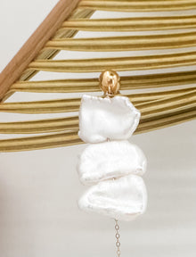 Pendientes Savvy de perla Biwa de doble gota