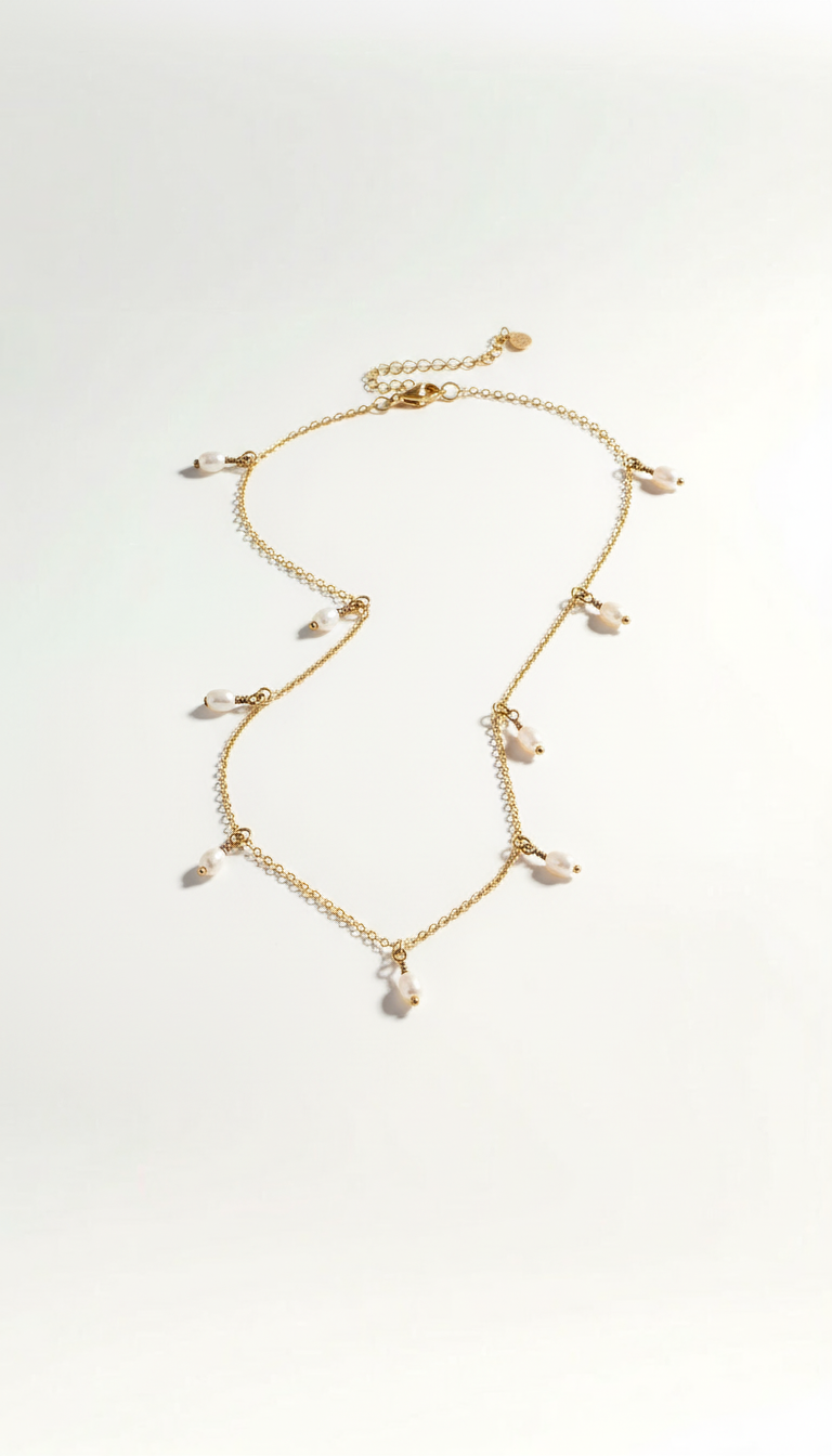 Collar de oro delicado con gota ovalada