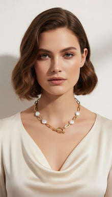 Thick Paperclip Chain & Peals Toggle Chocker