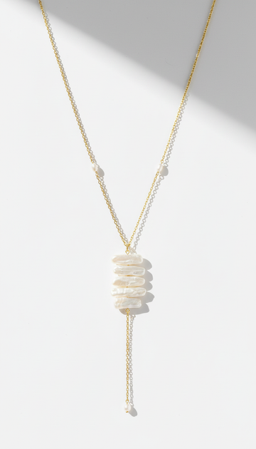 Collar de oro con lazo de perlas Biwa
