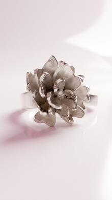 Single Bloom Ring